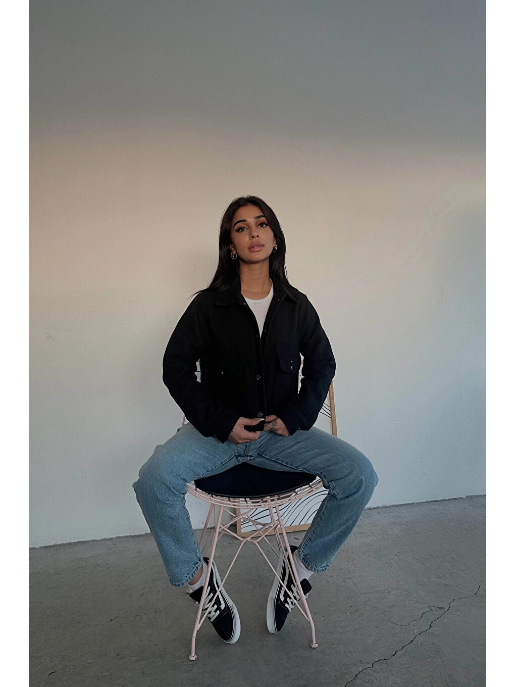 Kadın Siyah Çıtçıtlı Kısa Kaşe Mont 1009-0797-1