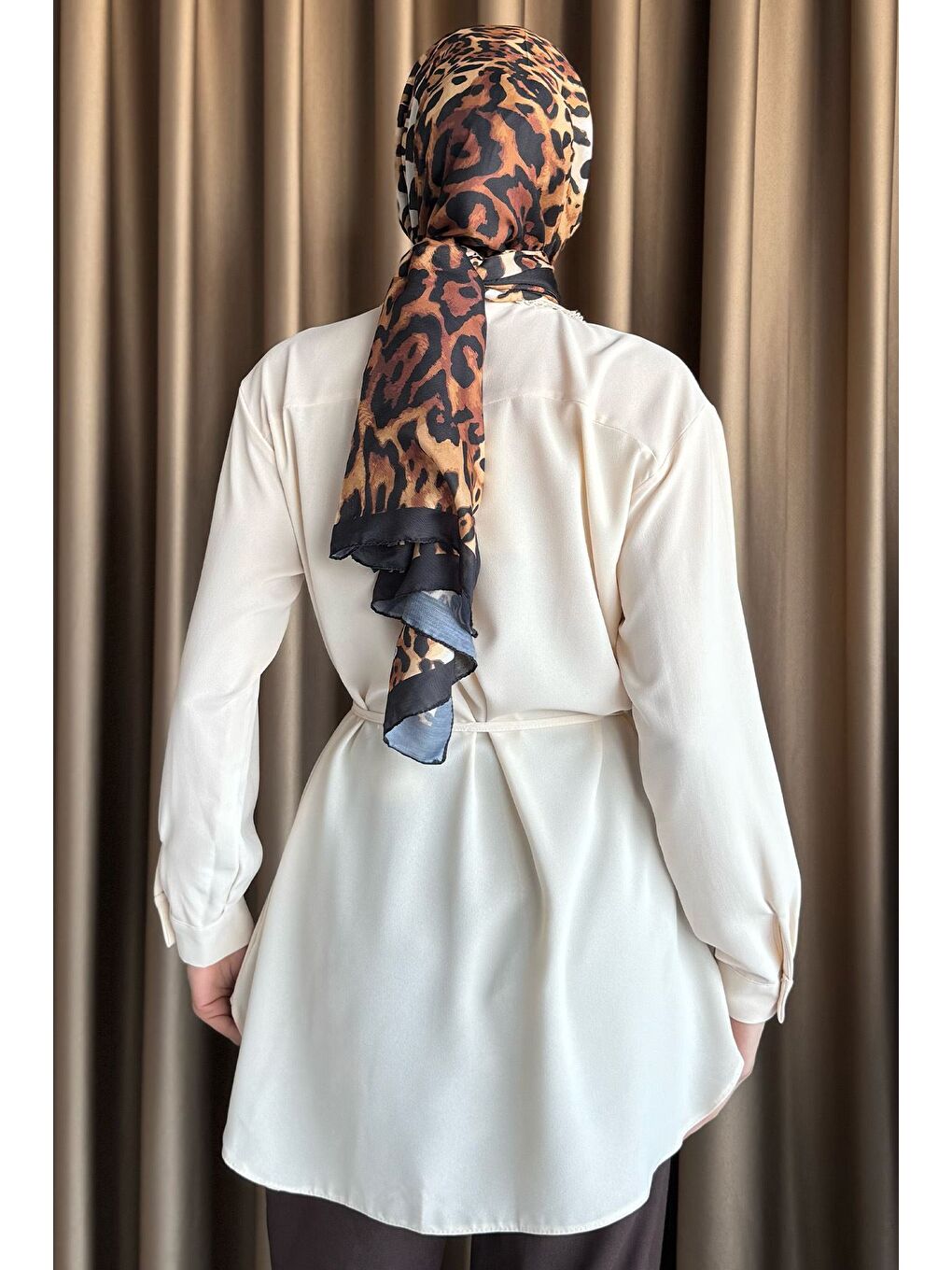 Bej Fistolu Bel Bağlama Detaylı Tesettür Gömlek-6