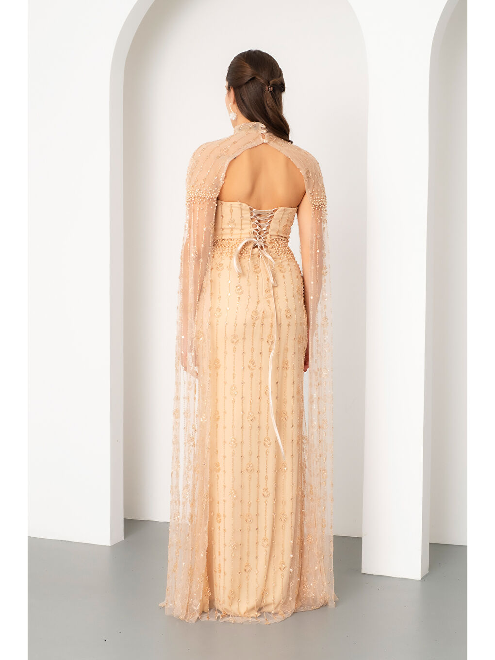 Sarı Kadın Gold Şallı Uzun Kol Dik Yaka Boncuklu Uzun Abiye Elbise-5