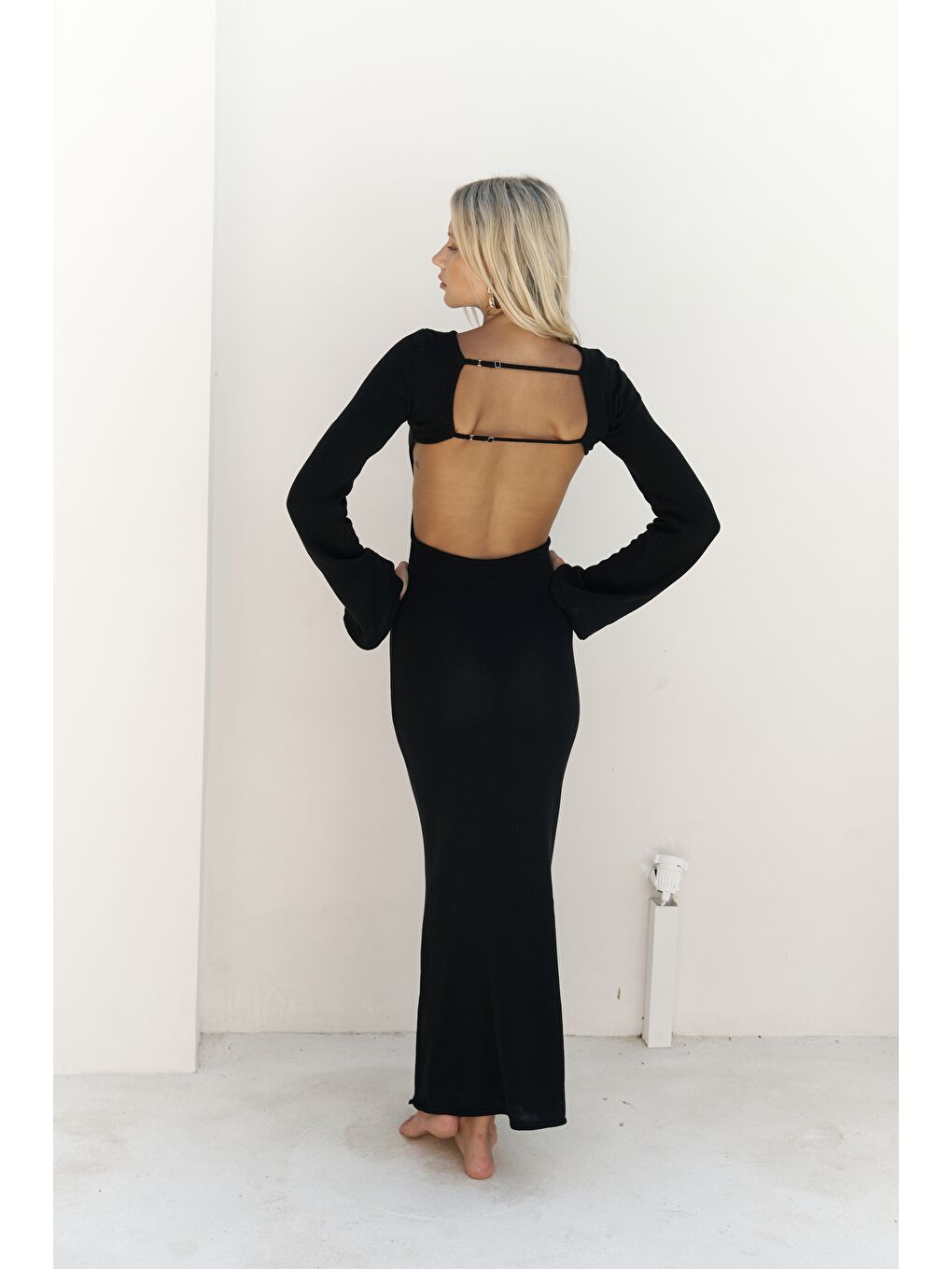 Nadias Pencere Detay Siyah Triko Uzun Elbise-4