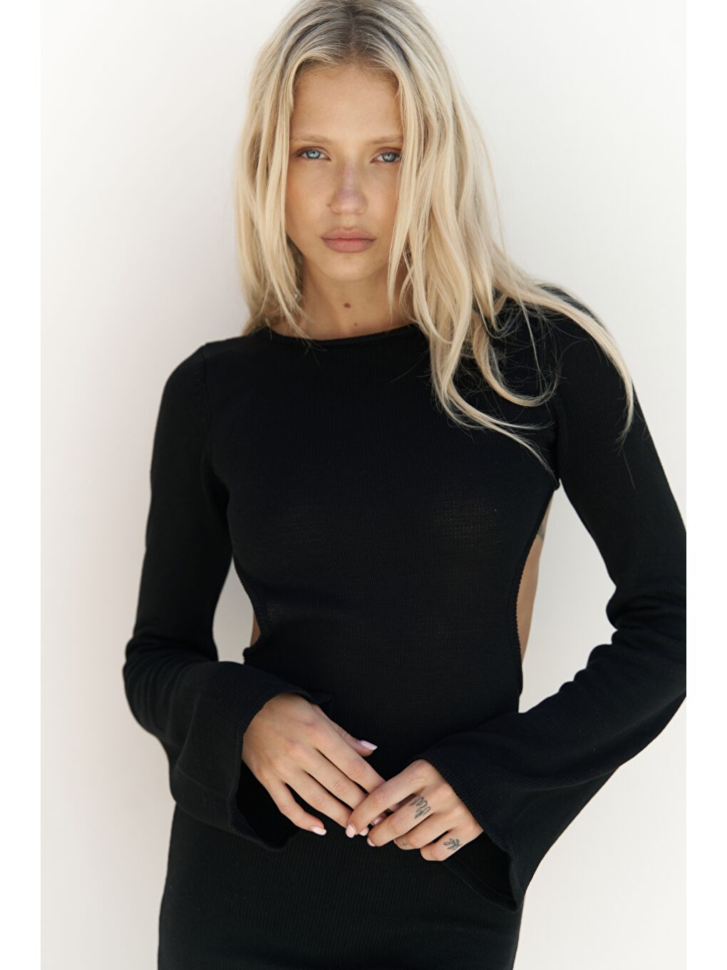 Nadias Pencere Detay Siyah Triko Uzun Elbise-5