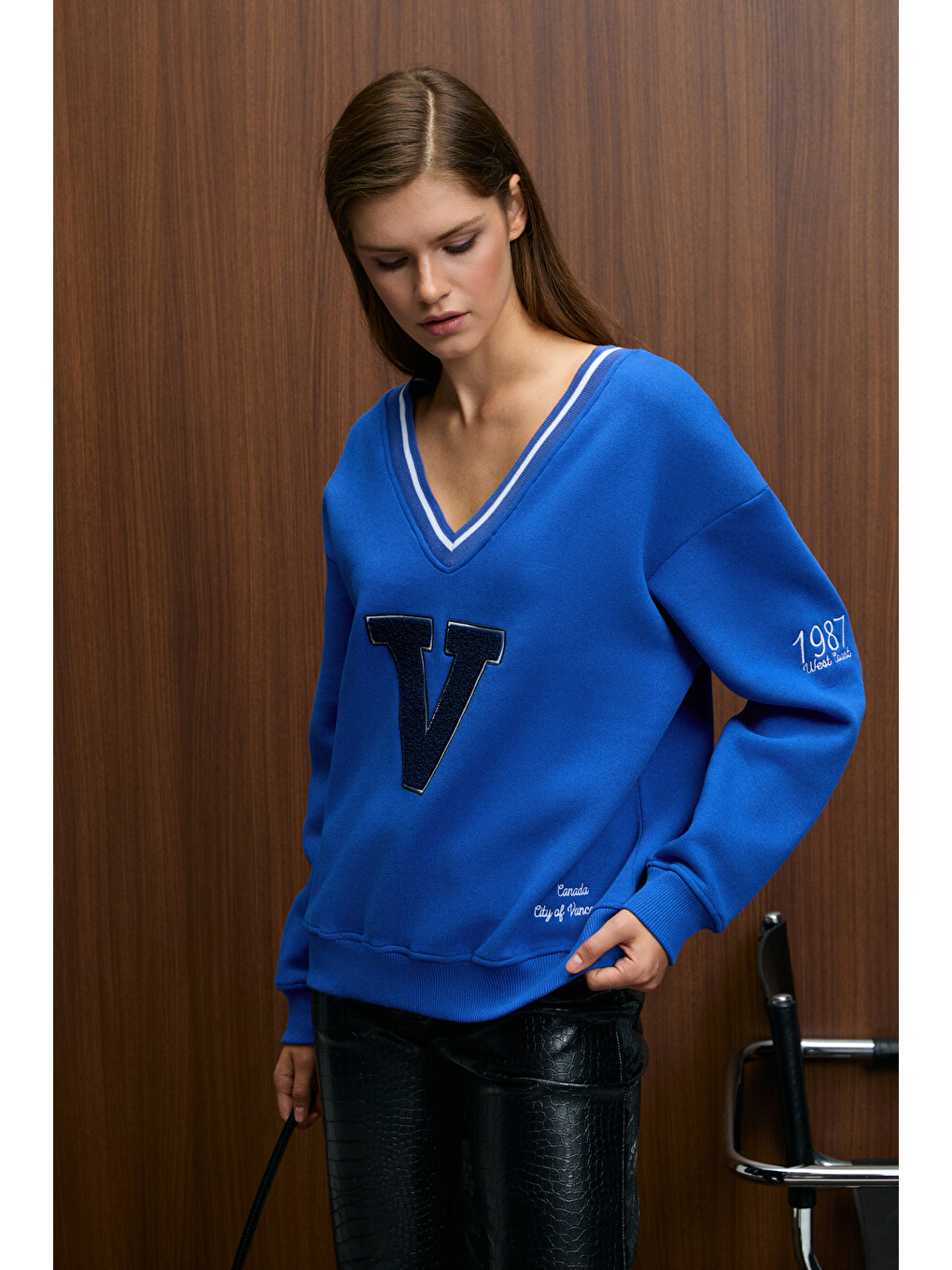 Dıvıne Kadın V Yakalı Nakış Ve Patch Detaylı Mavi Sweatshirt-2
