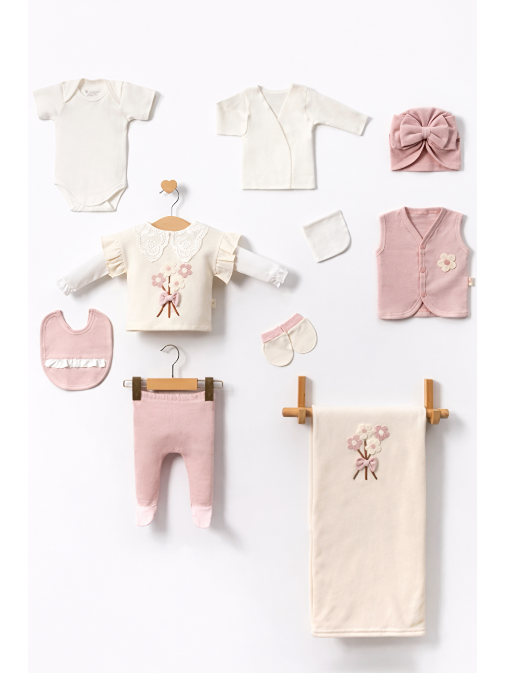 Pembe Kız Bebek Kutulu Lüx 10lu 10 Parça Hastane Çıkış Seti Pamuklu Çiçekli