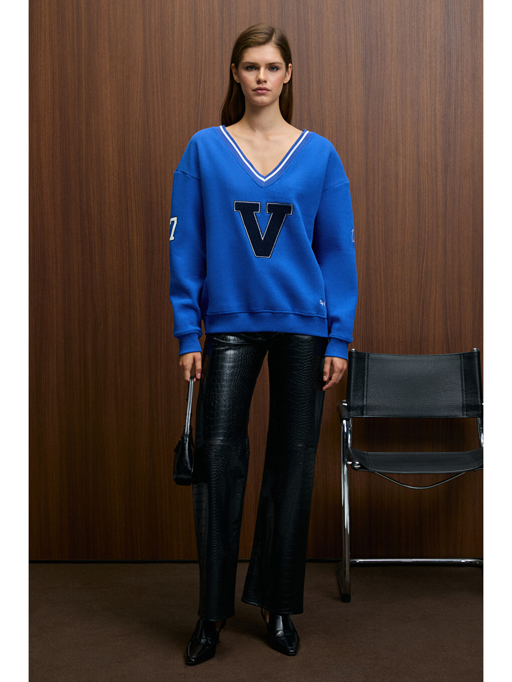 Dıvıne Kadın V Yakalı Nakış Ve Patch Detaylı Mavi Sweatshirt-3