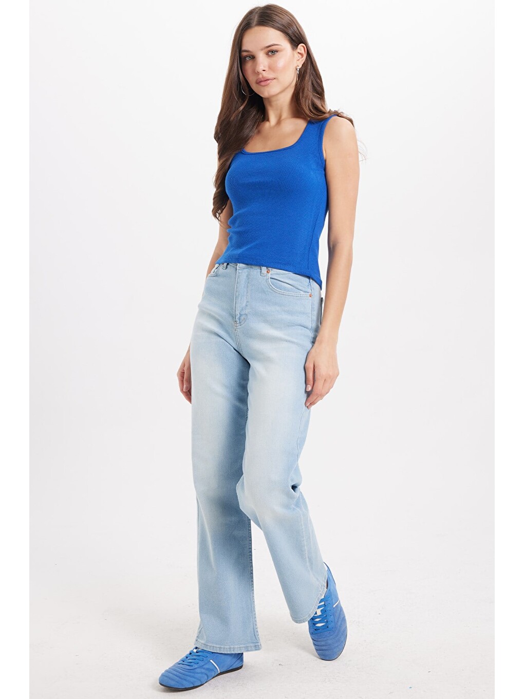 Kadın Slim Fit Dar Kesim Askılı Kare Yaka Pamuklu Saks Mavi Crop Atlet-1