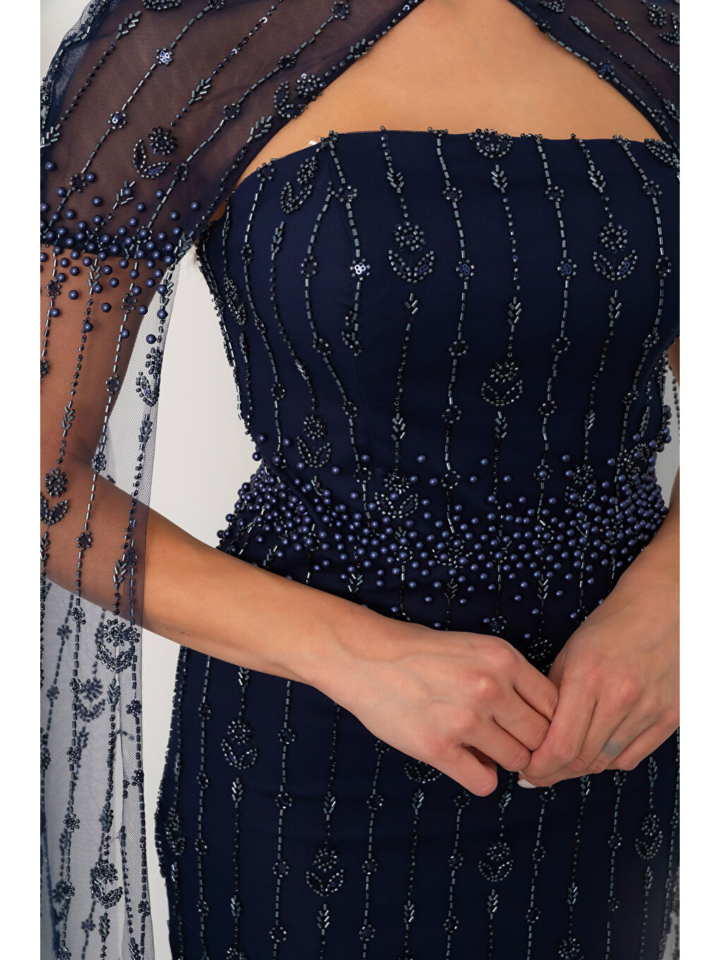 Kadın Lacivert Şallı Uzun Kol Dik Yaka Boncuklu Uzun Abiye Elbise-4