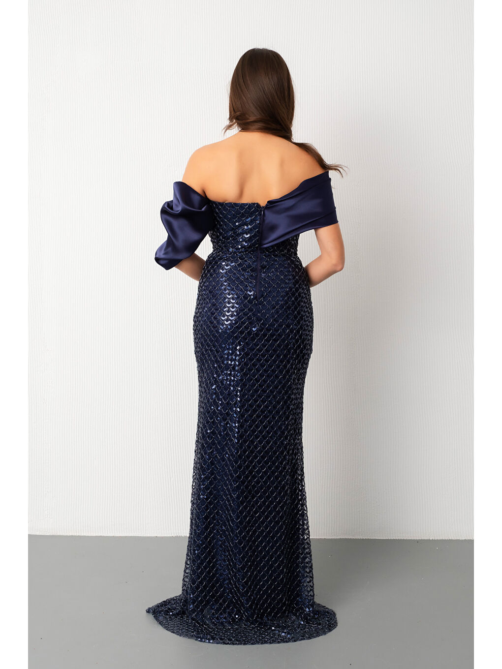 Kadın Lacivert Yaka Detay Boncuklu Uzun Abiye Elbise-5