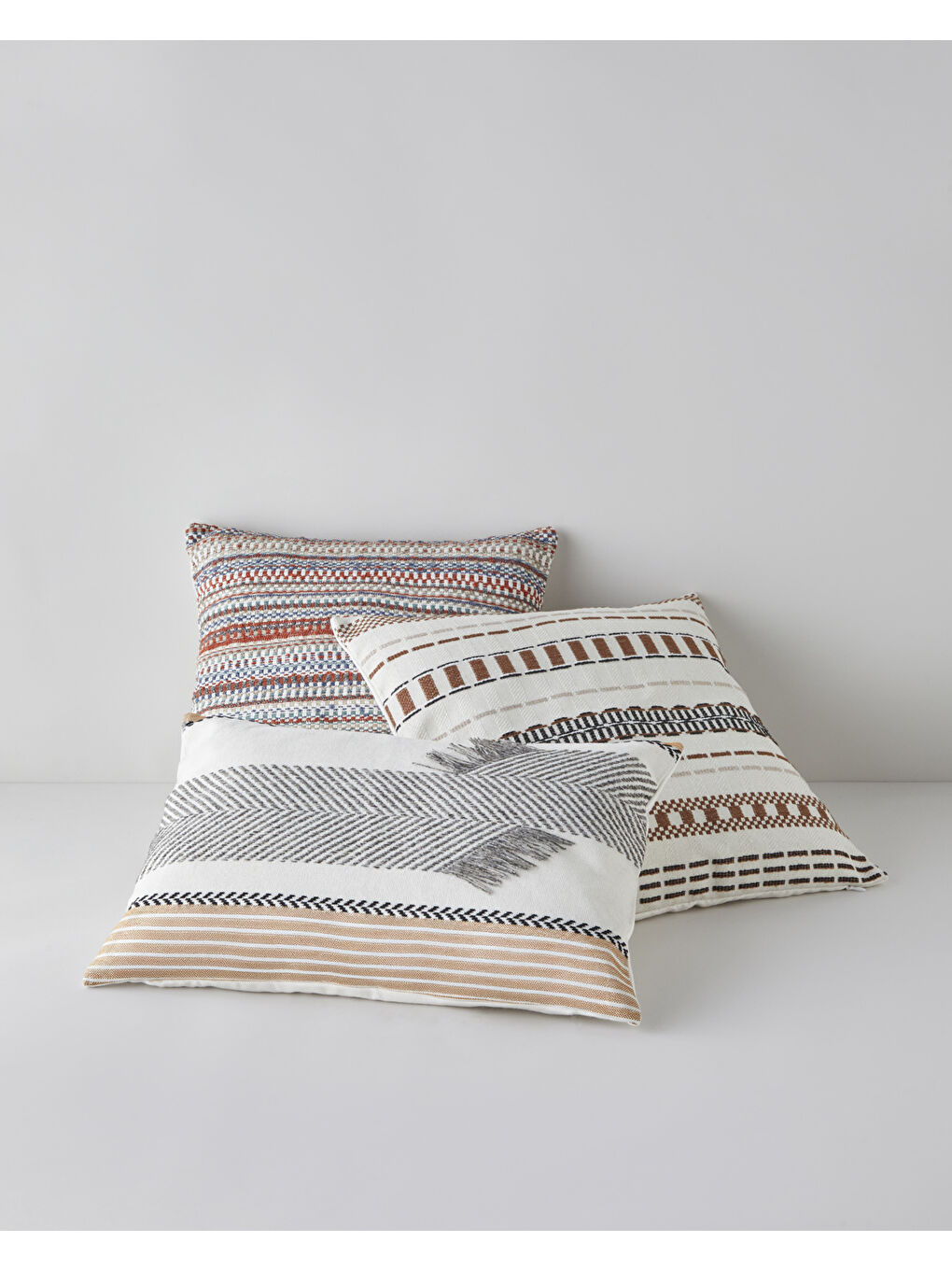 Siyah Horizon Kırlent Kılıfı 45x45 cm Renkli-2