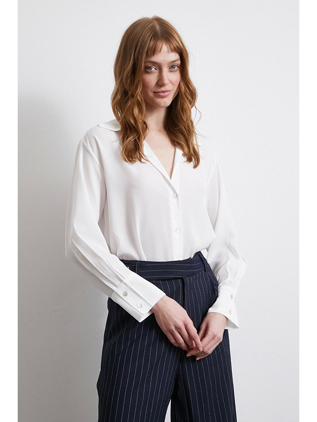 V Yaka Saten Gömlek Ekru-5