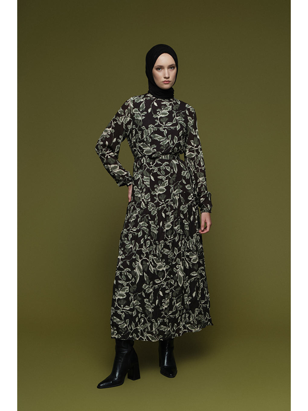 Çiçek Desenli Kırışık Görünümlü Elbise Yeşil-3