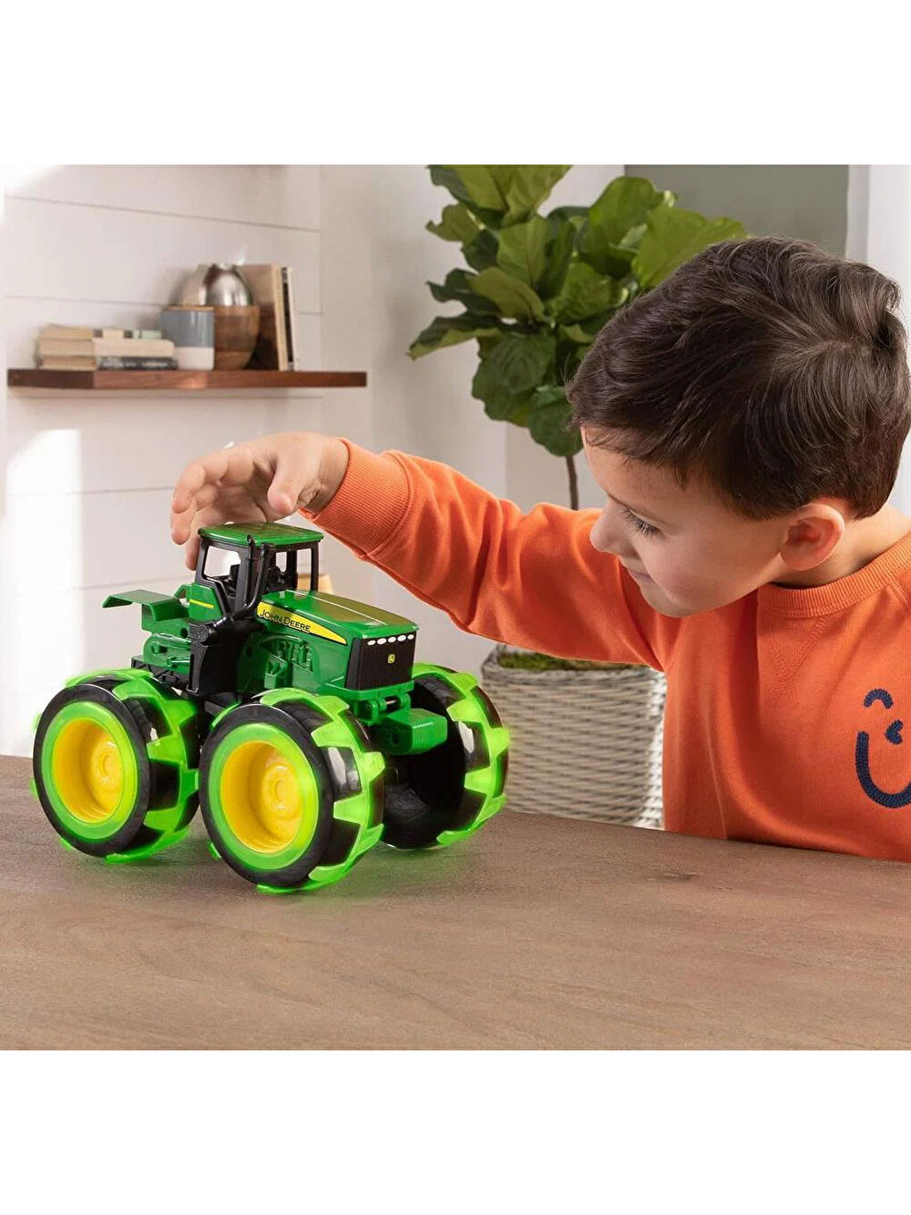 John Deere Işıklı Canavar Traktör 46434-2
