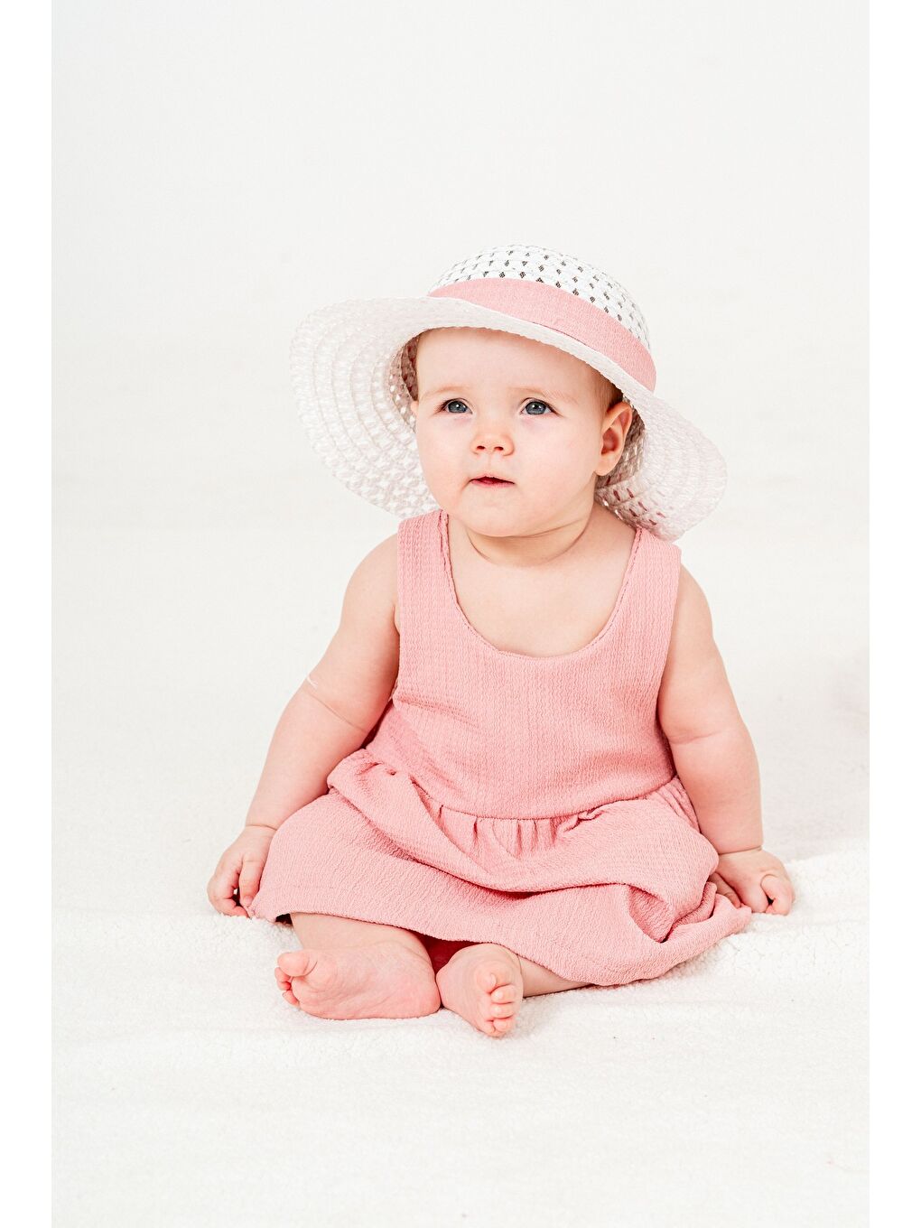 Pembe Tatlı Fitilli Şapkalı Fiyonklu Kız Bebek Elbisesi