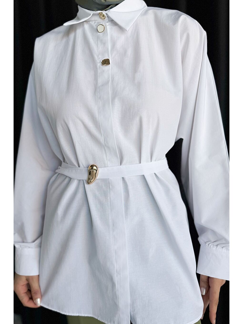 Beyaz Bel Kuşaklı Tesettür Gömlek-4