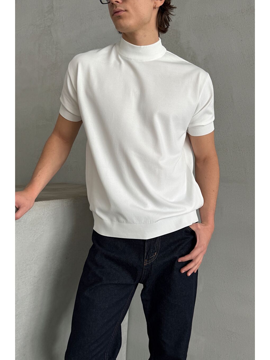 Beyaz Erkek Oversize Yarım Balıkçı Triko T-shirt-1