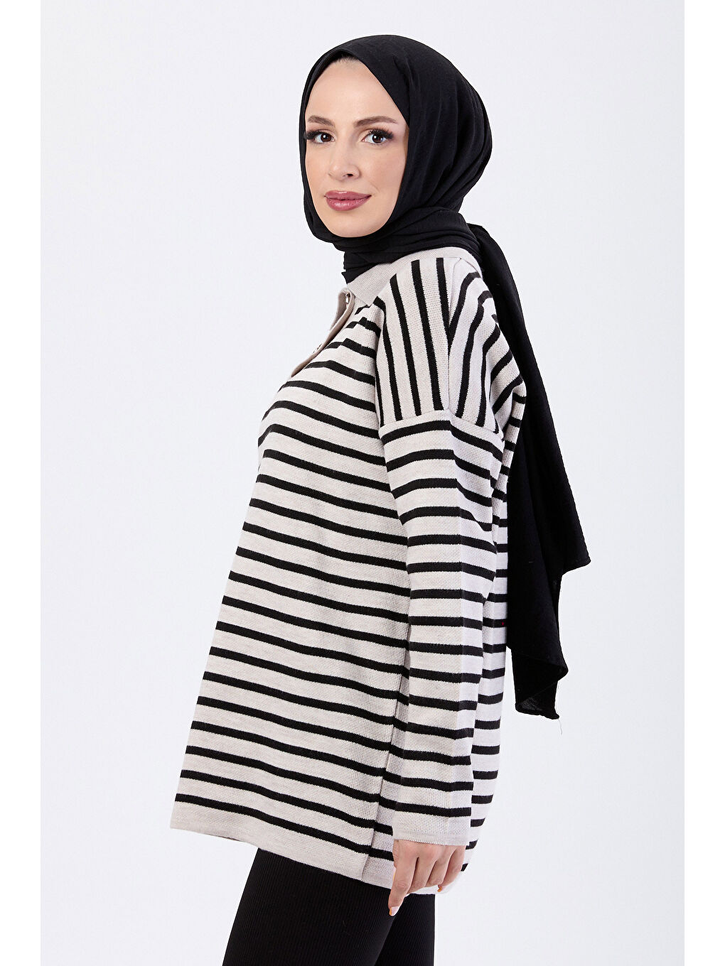 Bej Çift Düğmeli Çizgili Triko Kazak Tas - 27628-2