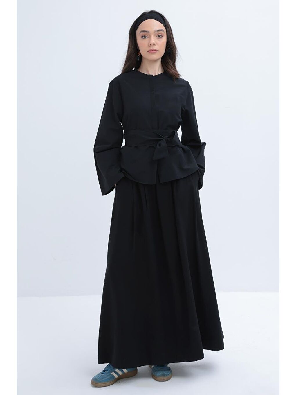 Siyah-Geniş Kollu Kuşaklı Gömlek-1