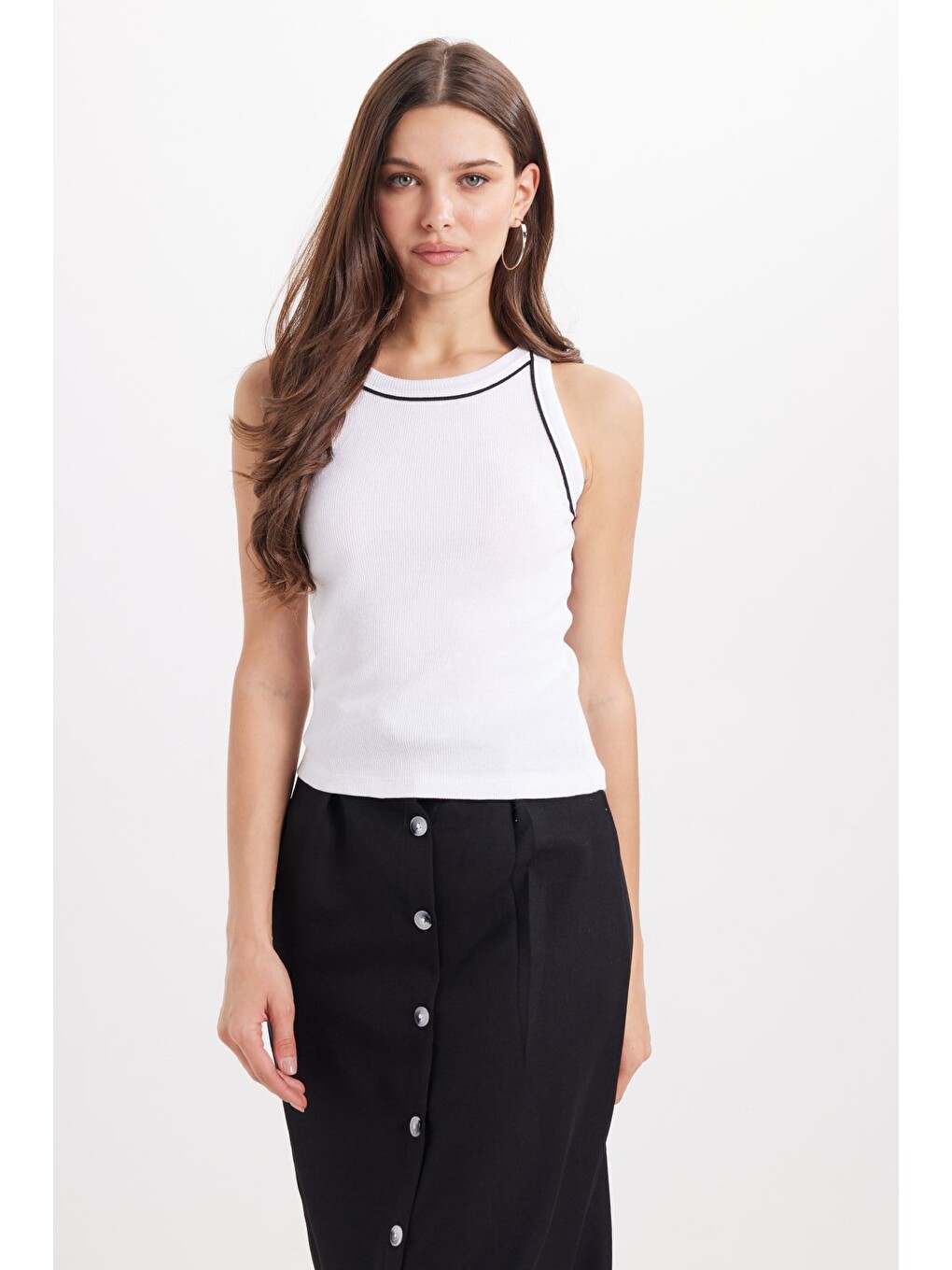 Kadın Slim Fit Dar Kesim Pamuklu Askılı Bisiklet Yaka Biyeli Beyaz Crop Atlet-2