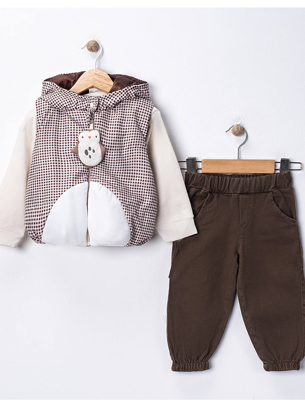 Kahverengi Erkek Bebek 3’lü Takım 9-24 Ay Şişme Yelek %100 Pamuk Sweatshirt Kadife Pantolon-4