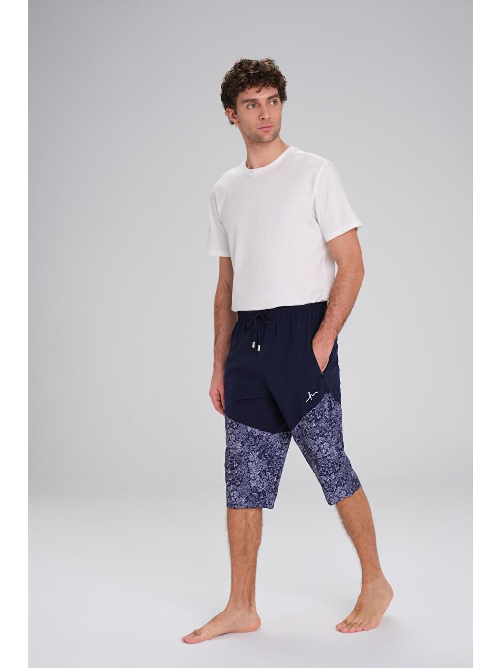 Desenli Lacivert Beyaz Uzun Erkek Havuz Ve Deniz Şortu 2413-3