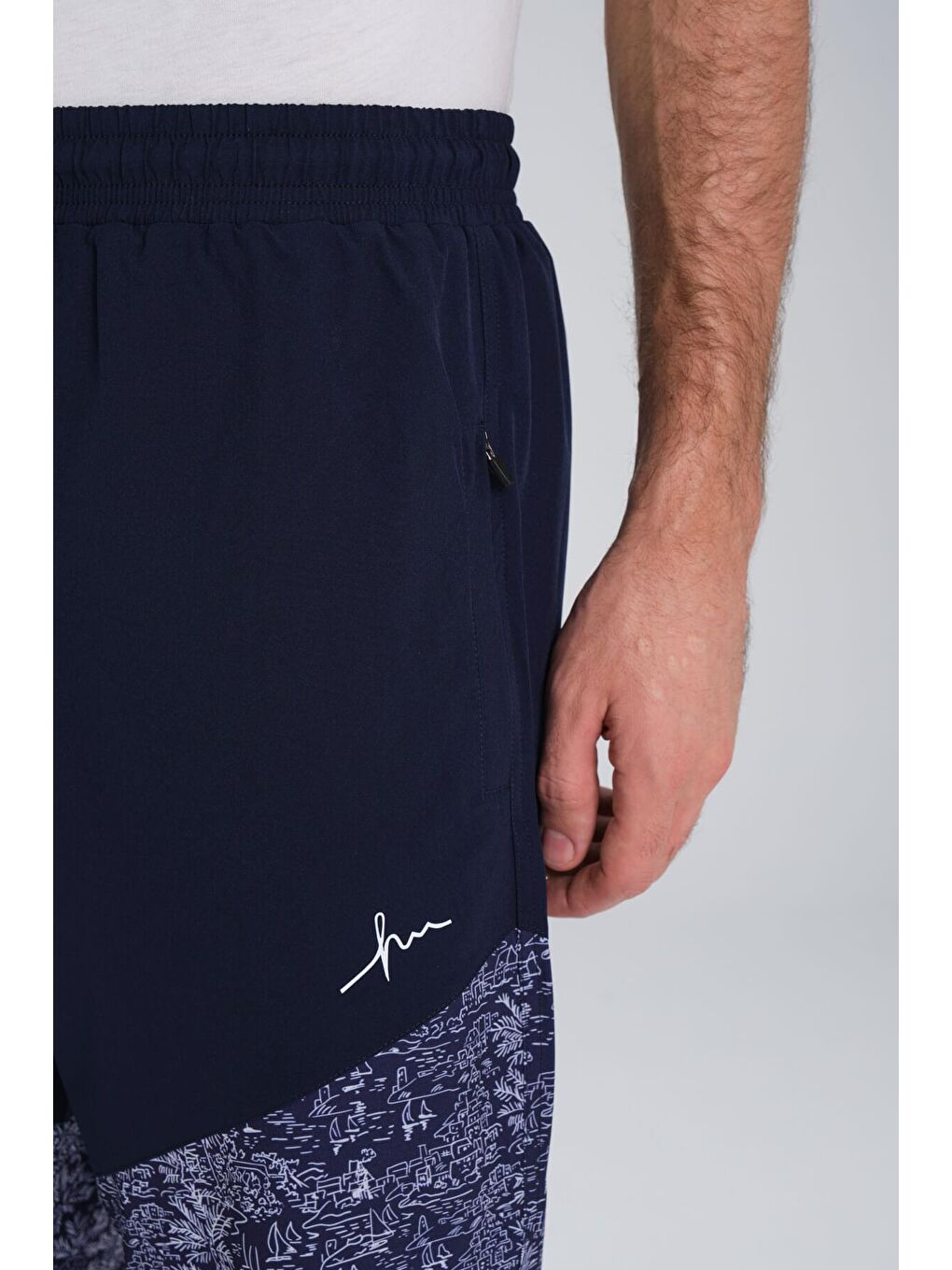 Desenli Lacivert Beyaz Uzun Erkek Havuz Ve Deniz Şortu 2413-4