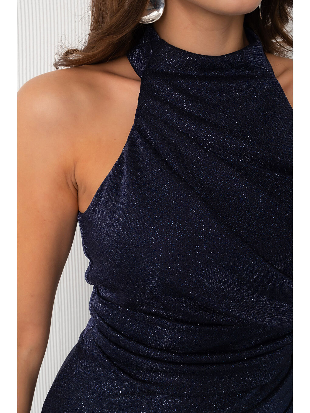 Kadın Lacivert Halter Yaka Yırtmaçlı Simli Uzun Abiye Elbise-4