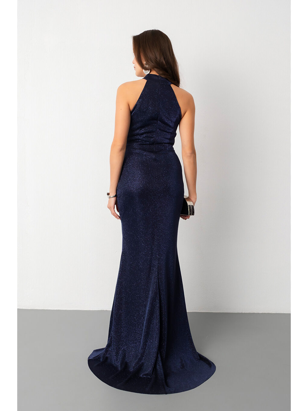Kadın Lacivert Halter Yaka Yırtmaçlı Simli Uzun Abiye Elbise-5