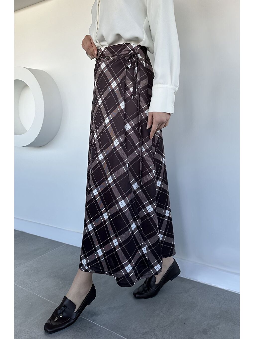 Kahverengi Kadın Ekoseli Bağlamalı Tesettür Etek-3