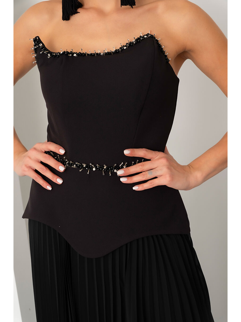 Kadın Siyah Straplez Yaka Taşlı Piliseli Uzun Abiye Elbise-3