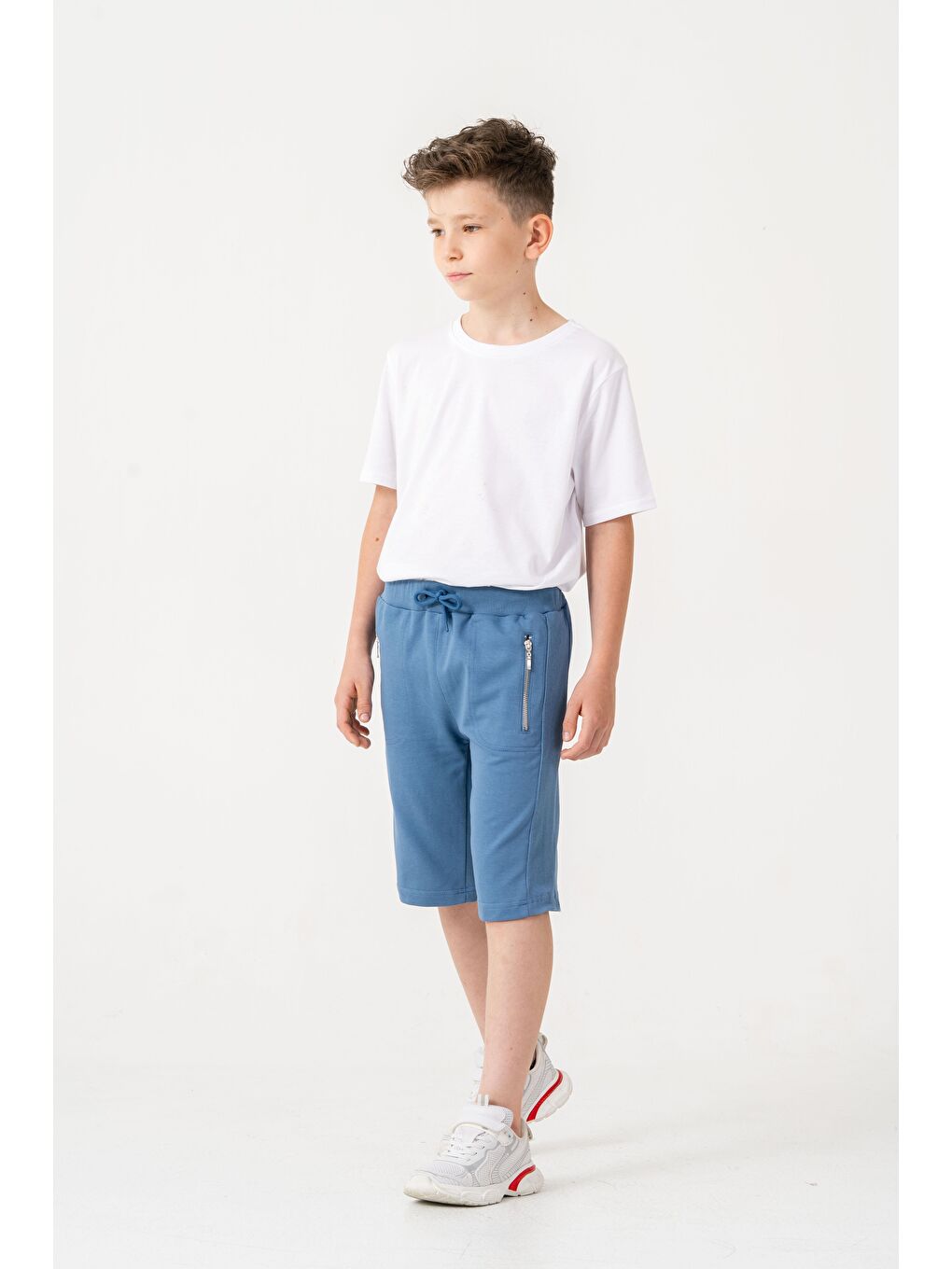 Mavi Kemer Ve Yanlar Ribanalı Cepler Fermuarlı Erkek Çocuk Şort-1