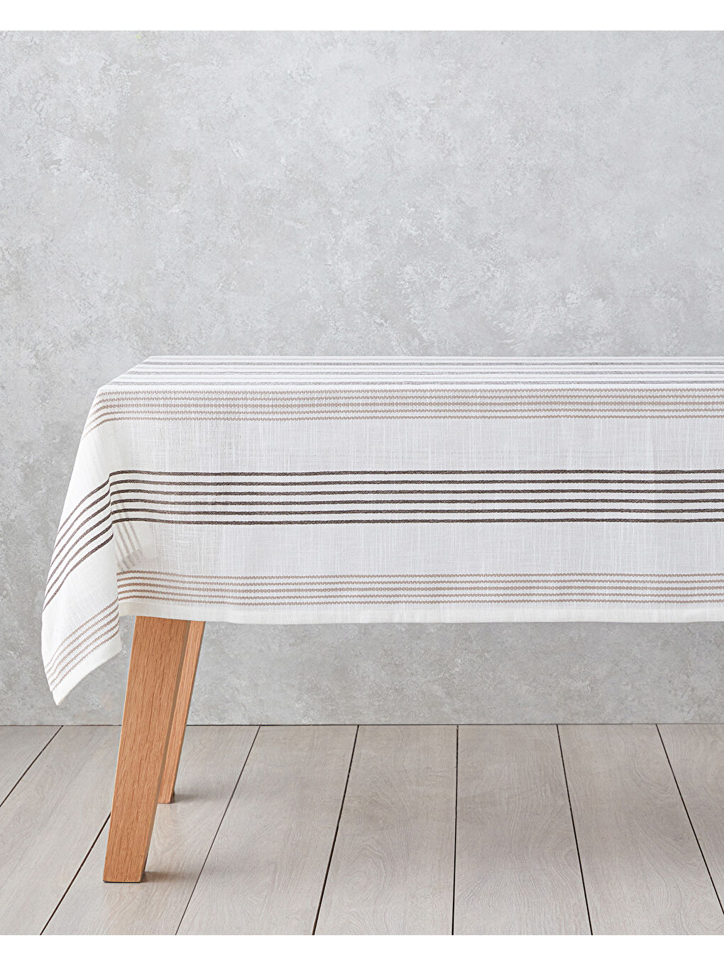 Pecan Polyester Masa Örtüsü 145x200 cm Bej-Kahverengi