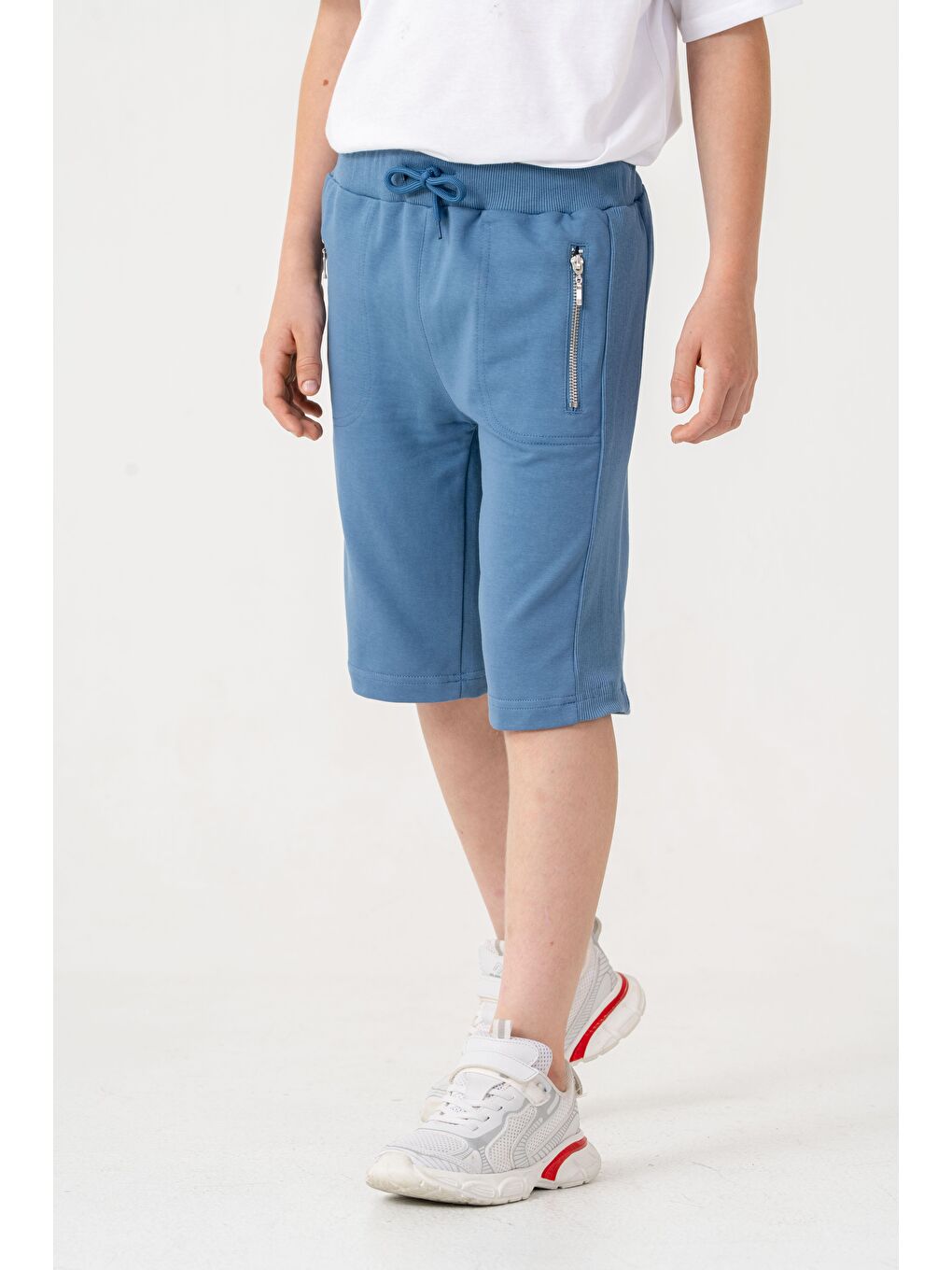 Mavi Kemer Ve Yanlar Ribanalı Cepler Fermuarlı Erkek Çocuk Şort-3