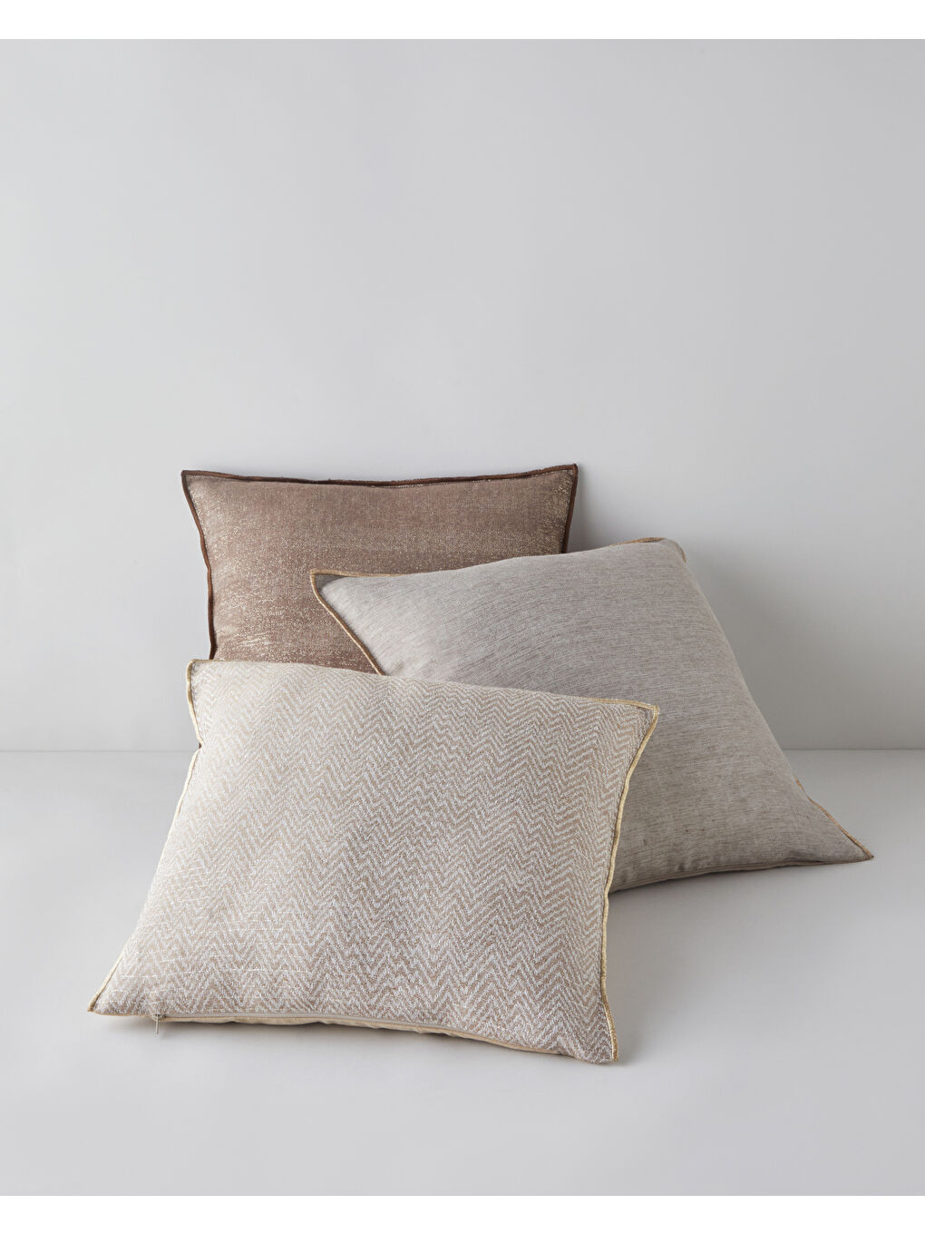 Sarı Ellie Dekoratif Kırlent Kılıfı 45x45 cm Bronz-2