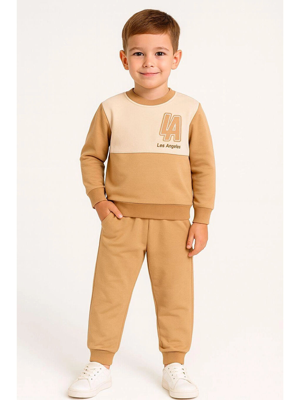 Kahverengi LA Nakışlı Erkek Çocuk Takım 20409-1