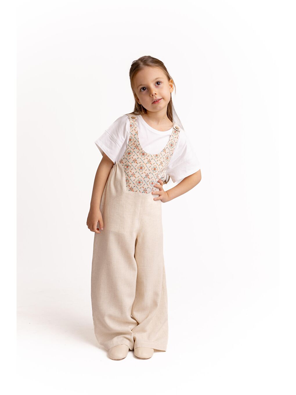 Ekru Kız Çocuk Nakışlı Keten Salopet