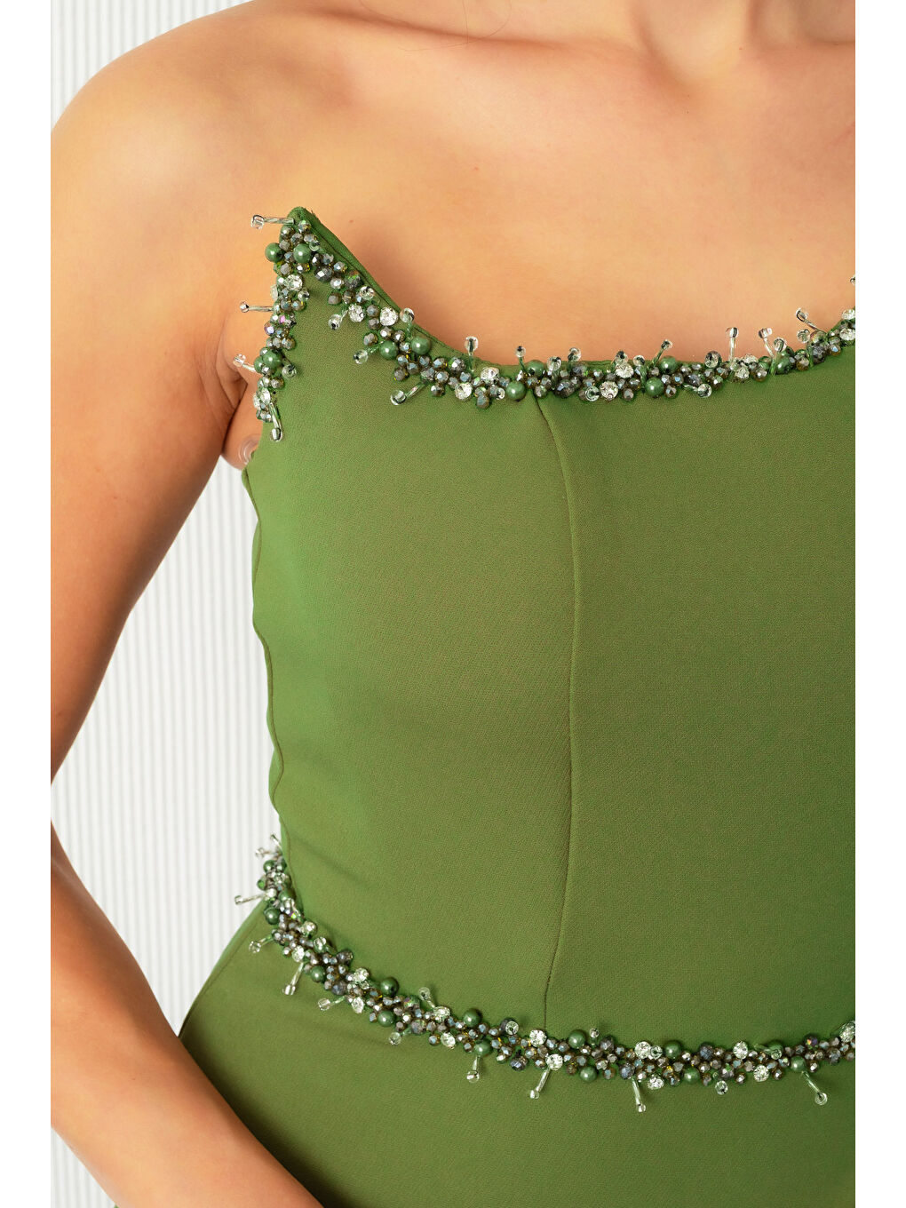 Kadın Haki Straplez Yaka Taşlı Piliseli Uzun Abiye Elbise-4