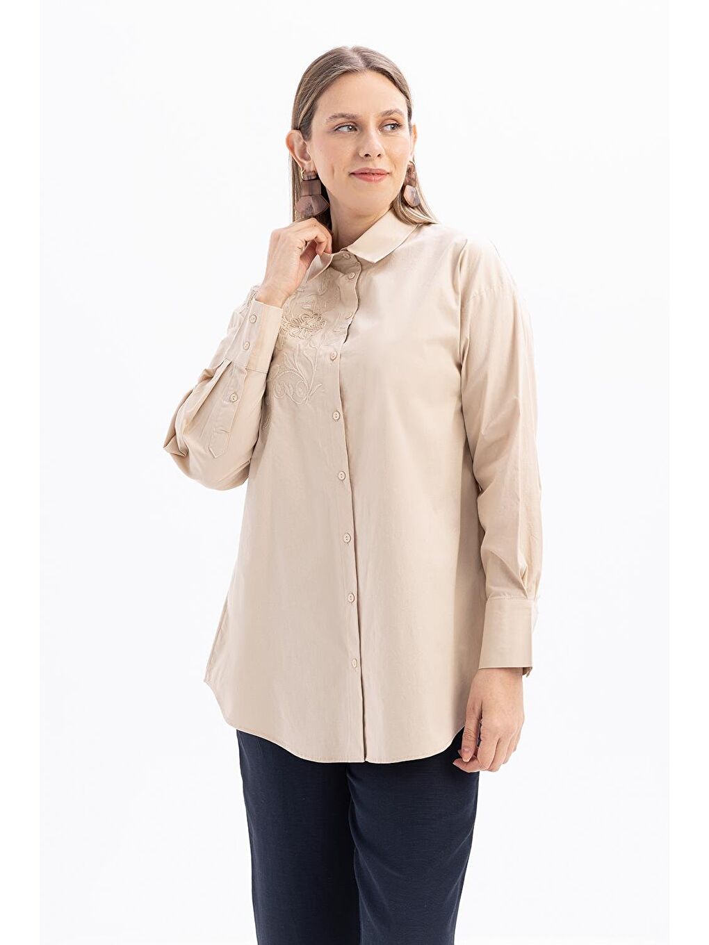 Bej-Çiçek Nakışlı Poplin Gömlek-4