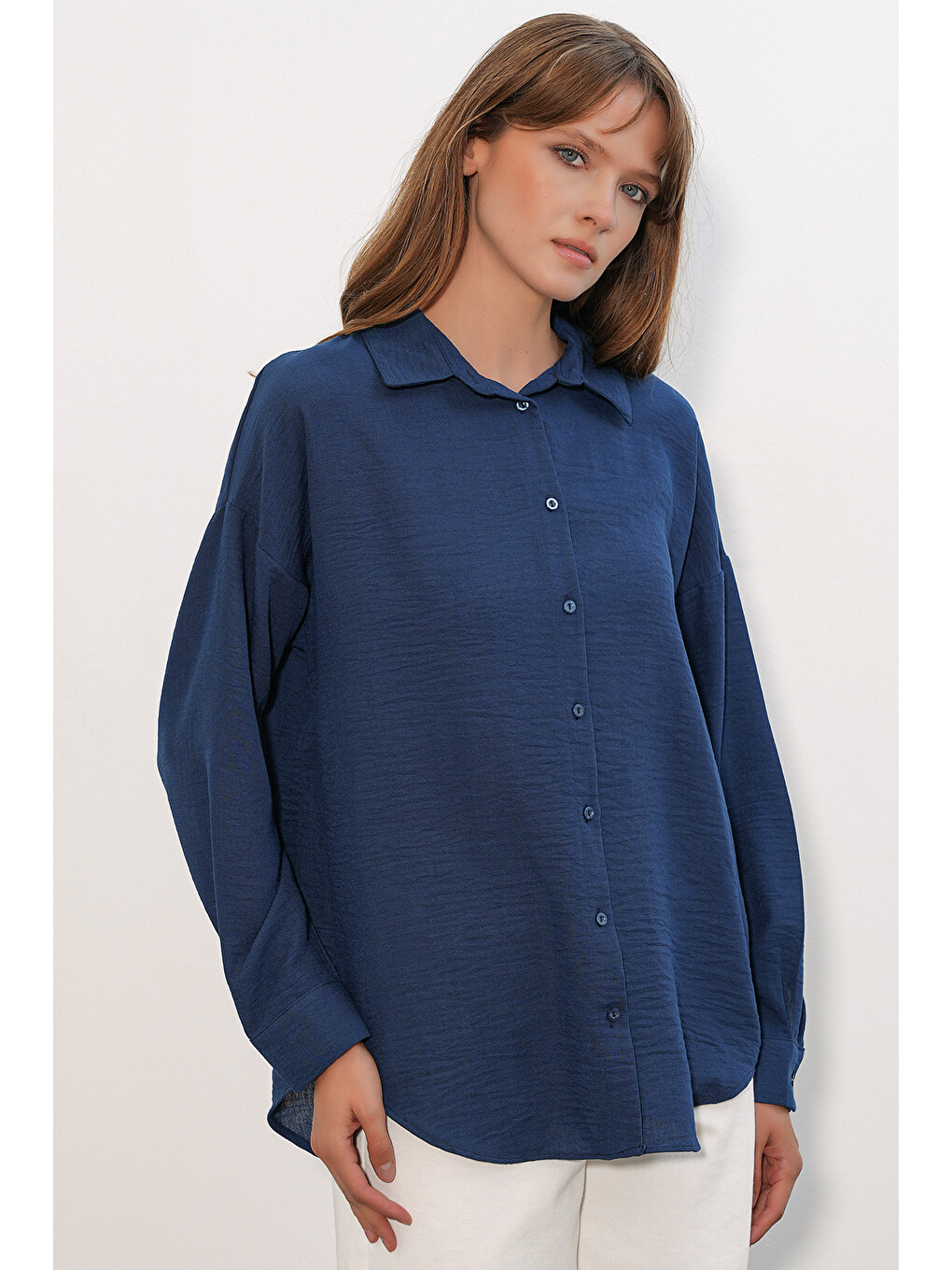 Kadın Oversize Keten Gömlek 20338 - Lacivert-3