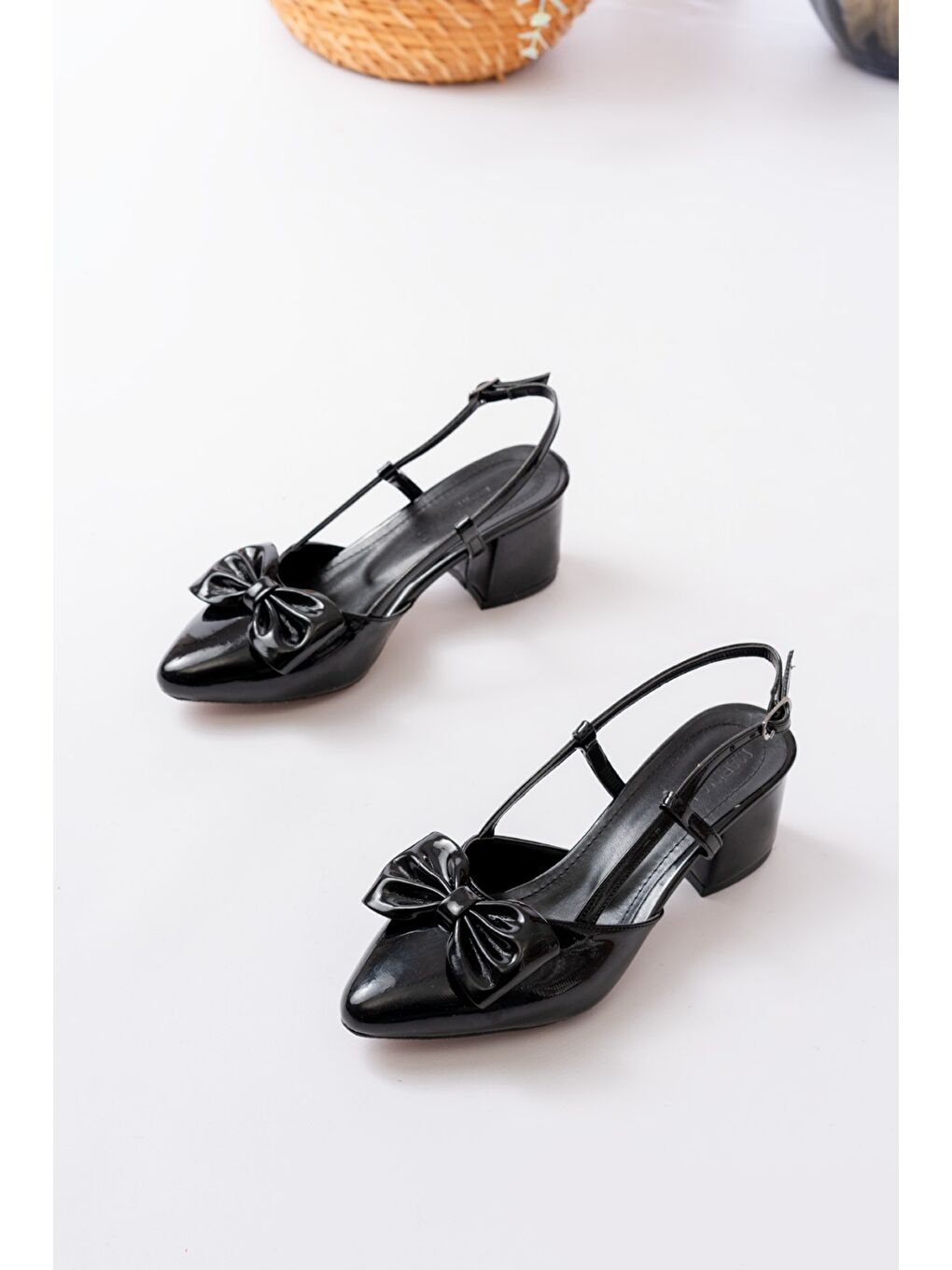 Kadın Jade Siyah Rugan Klasik Topuklu Ayakkabı-1