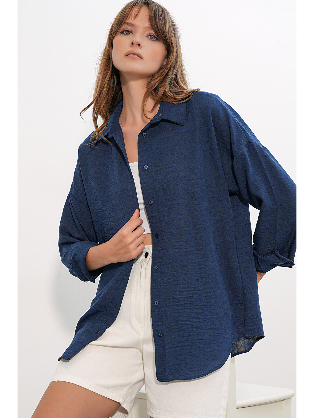 Kadın Oversize Keten Gömlek 20338 - Lacivert-4