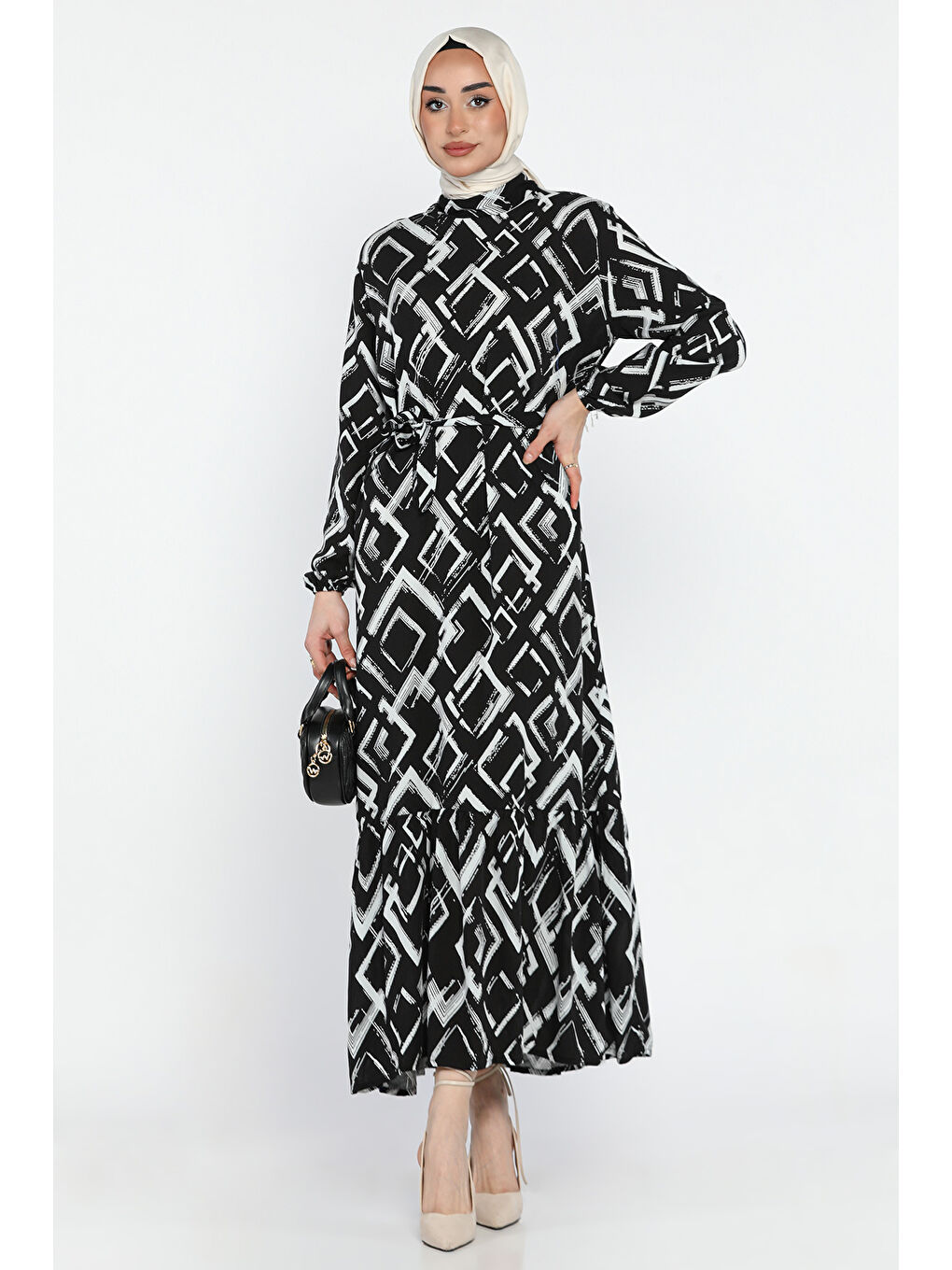 Siyah Desenli Bel Kuşaklı Tesettür Viskon Elbise-3