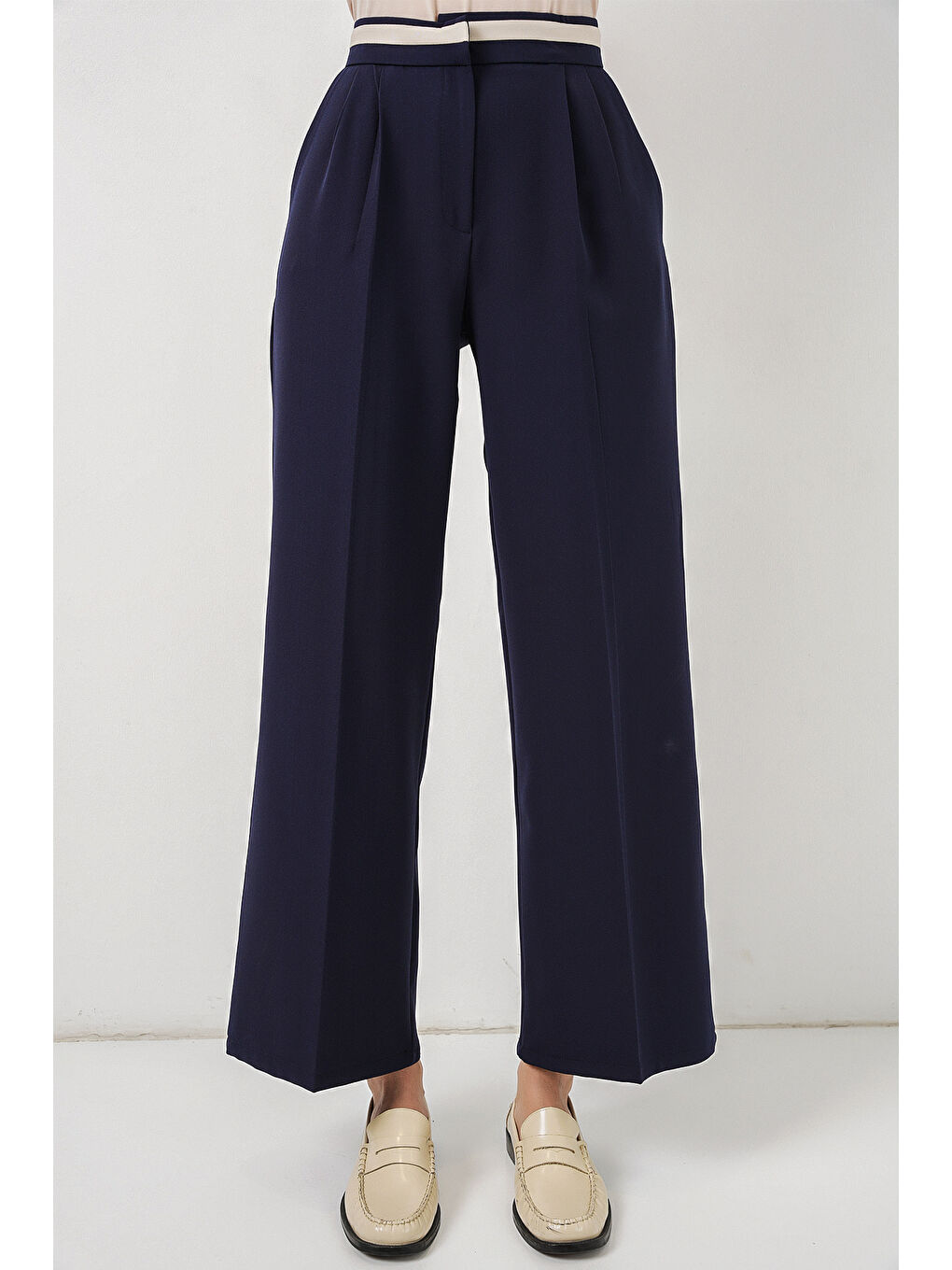 Kadın Geniş Paça Kumaş Pantolon 30088 - Lacivert-1