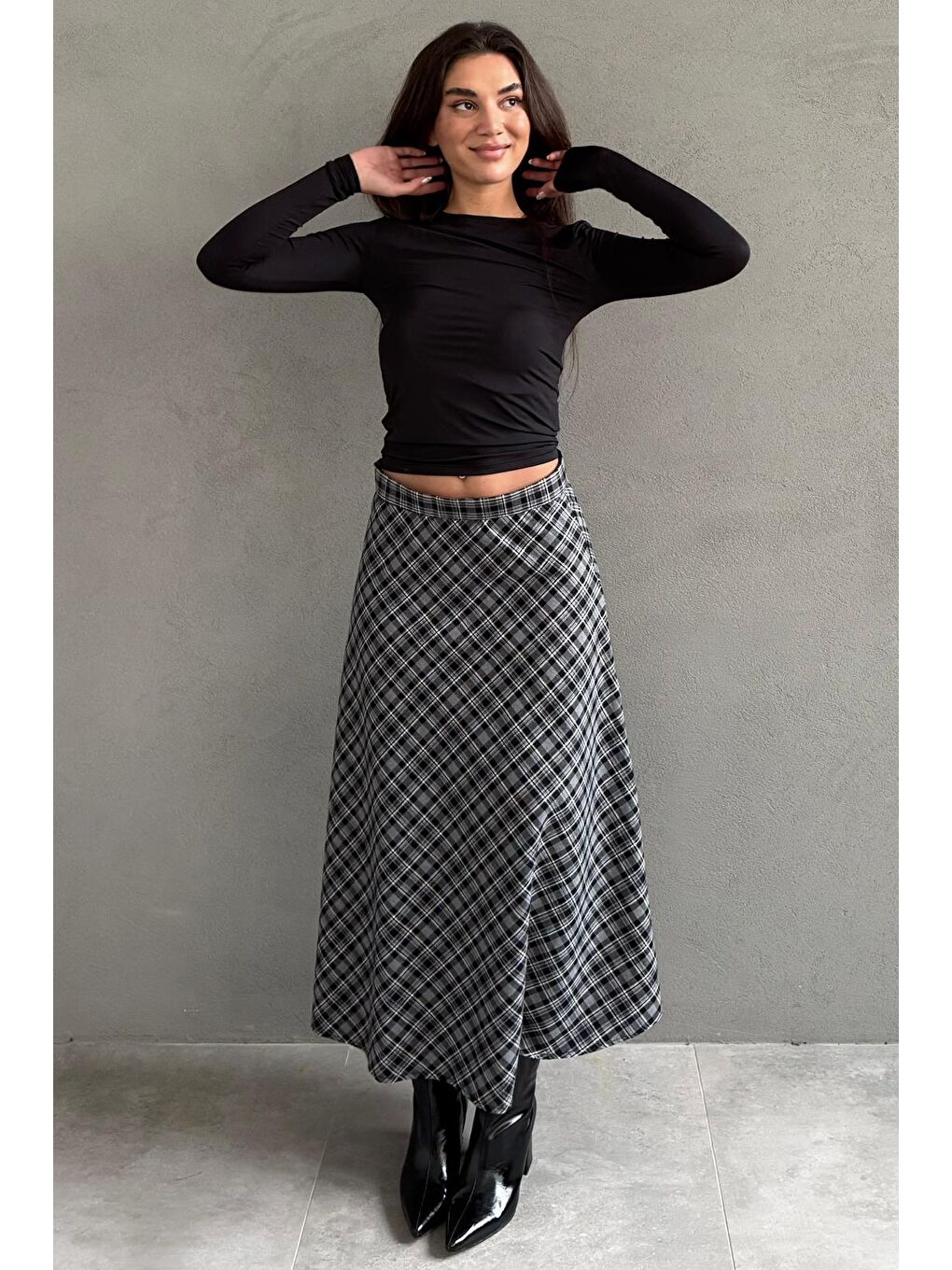 Siyah Ekose Desenli Midi Boy Kadın Etek Mg2649-1