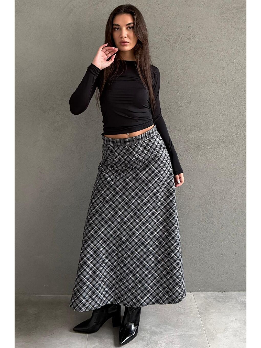 Siyah Ekose Desenli Midi Boy Kadın Etek Mg2649-2