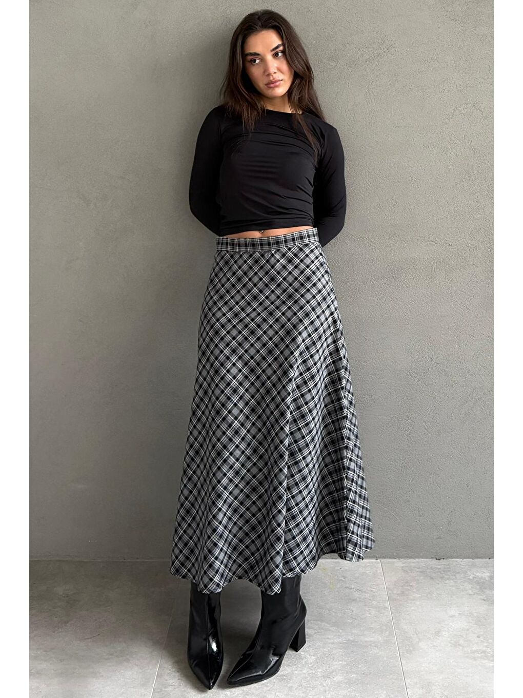 Siyah Ekose Desenli Midi Boy Kadın Etek Mg2649-3