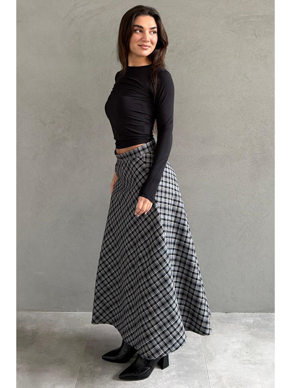 Siyah Ekose Desenli Midi Boy Kadın Etek Mg2649-4