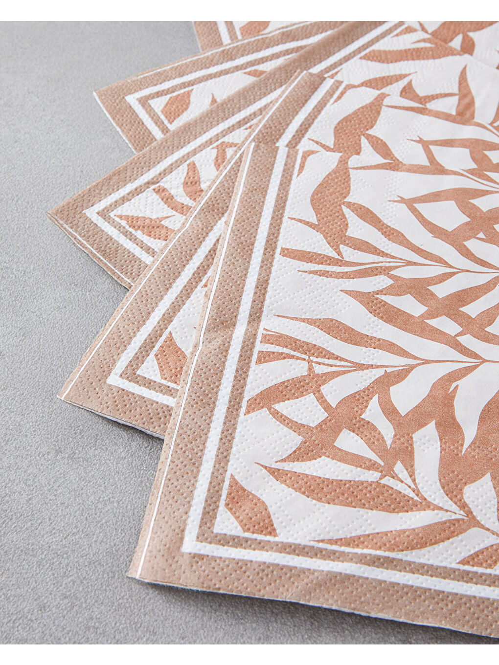 Nutmeg Kağıt 20'li Kağıt Peçete 33x33 cm Kahverengi-1