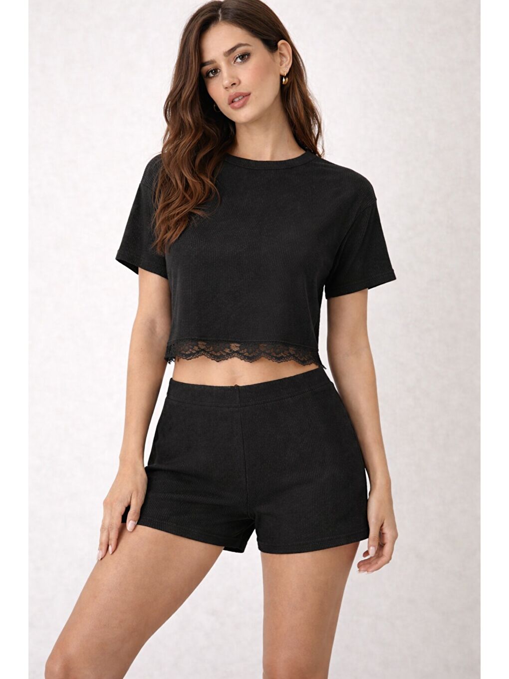 Siyah Dantel Detaylı Kaşkorse Şortlu Takım