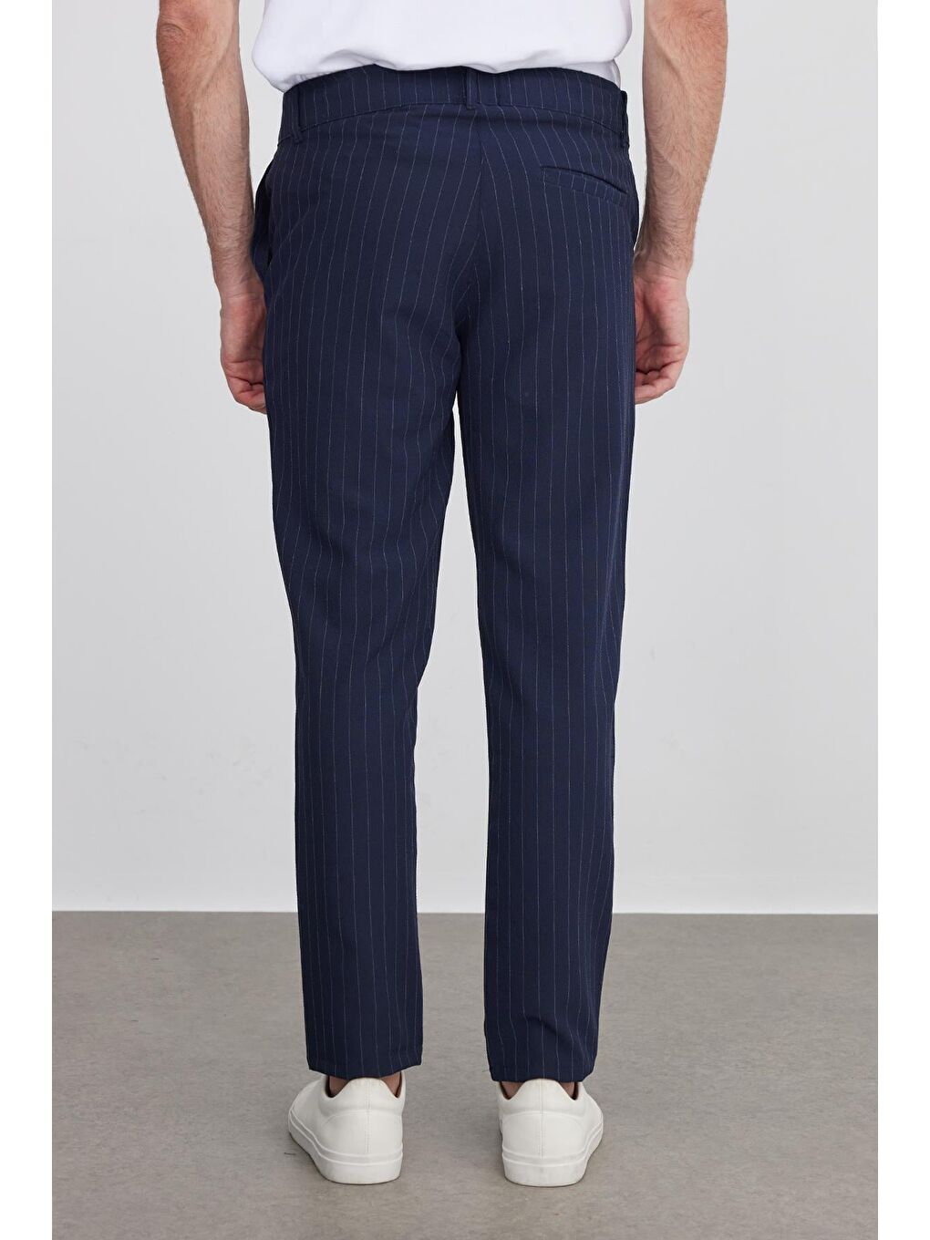 Erkek Slim Fit Dar Kesim Gofre Kumaş Beli Bağcıklı Çizgili Lacivert Pantolon-6