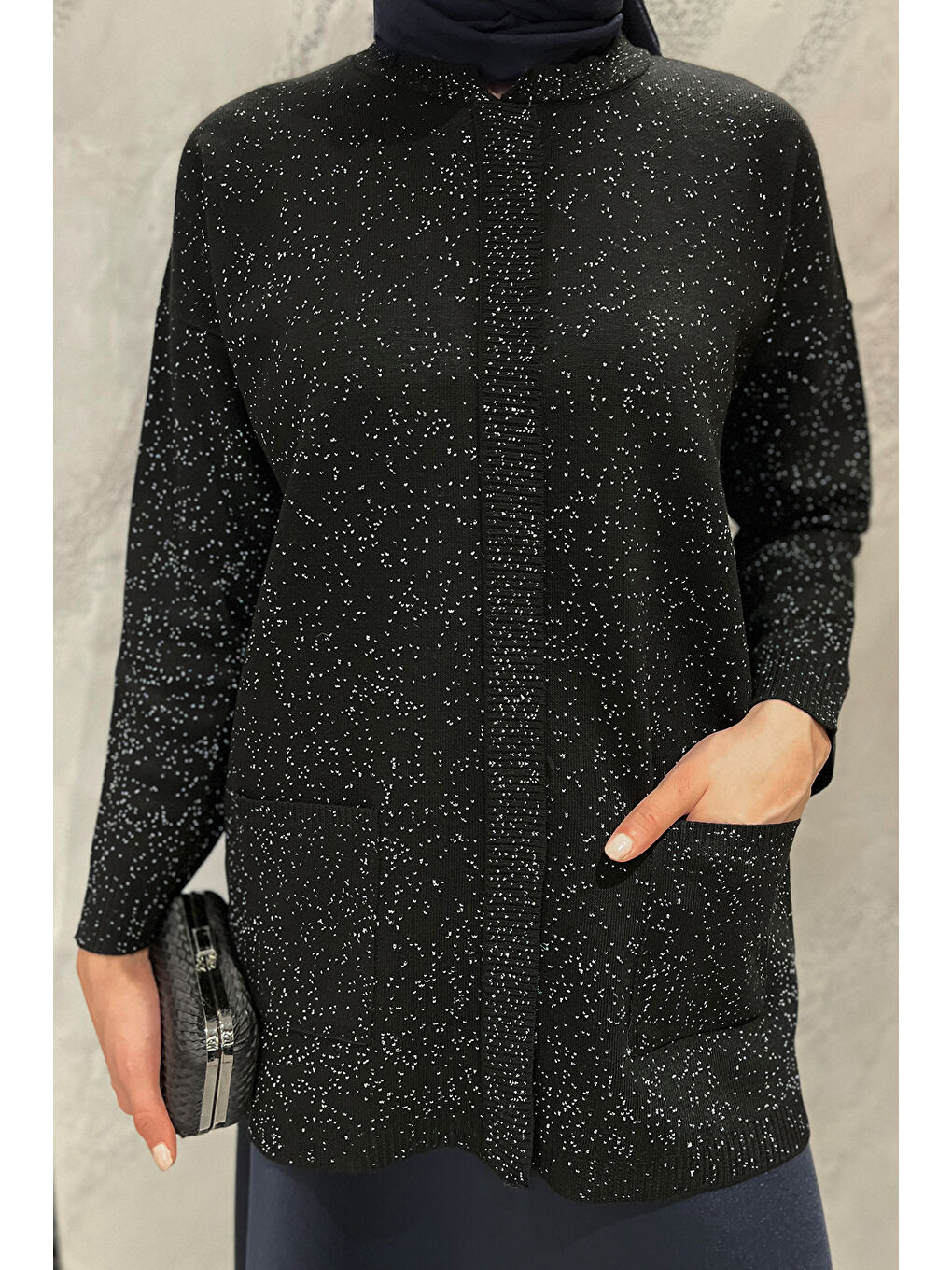 Siyah Kadın Ön Şerit Detaylı Işıltılı Tesettür Triko Tunik-4