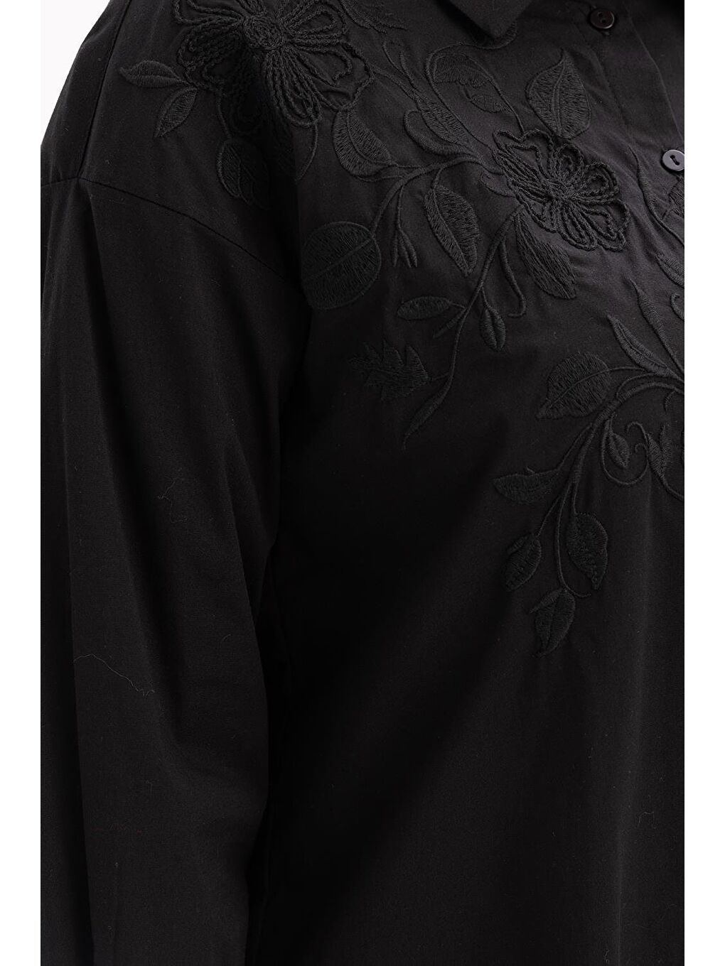 Siyah-Çiçek Nakışlı Elastanlı Poplin Gömlek-4